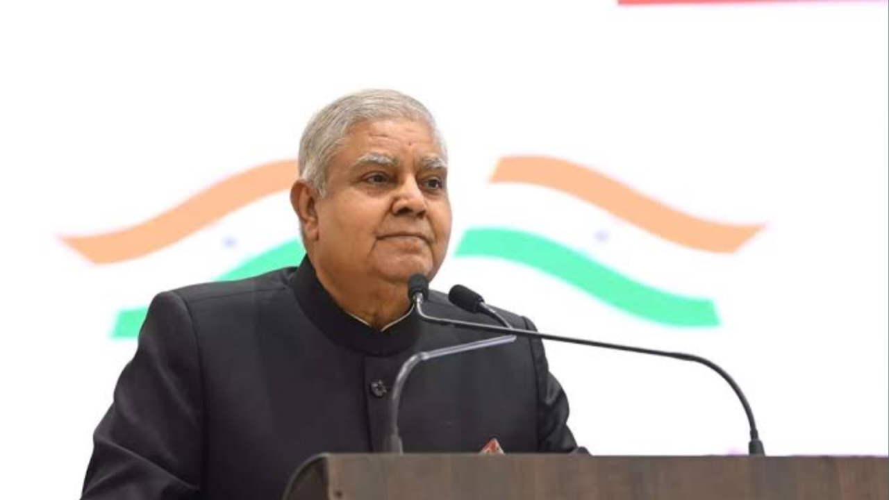 उपराष्ट्रपति ने आवास खाली किया