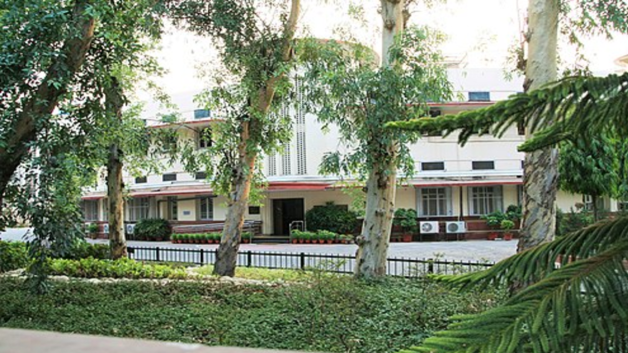 सिविल सेवा पात्रता संशोधन