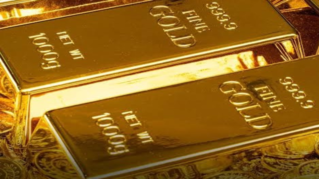 सोने की कीमत गिरी